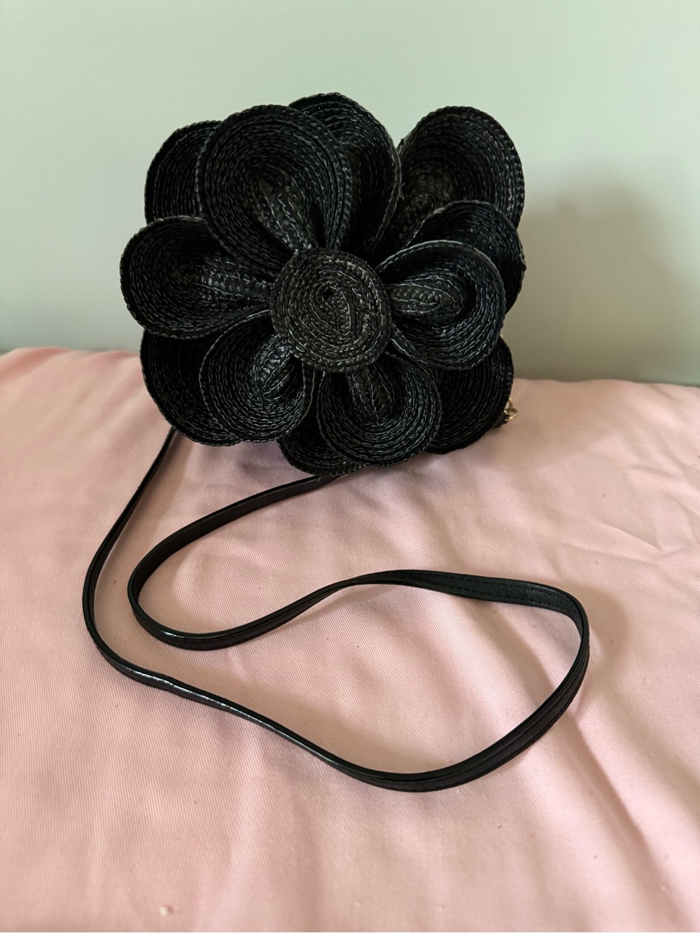 Kate Spade Lawn Party Bitsy Straw Flower Crossbody